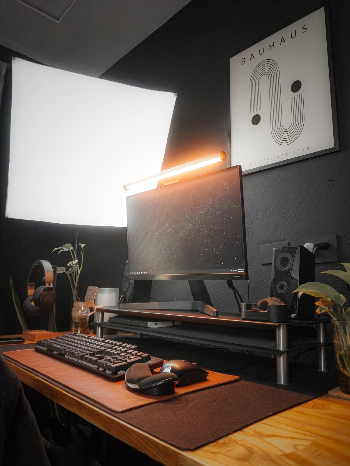A home-office desk built for long, comfortable hours of work